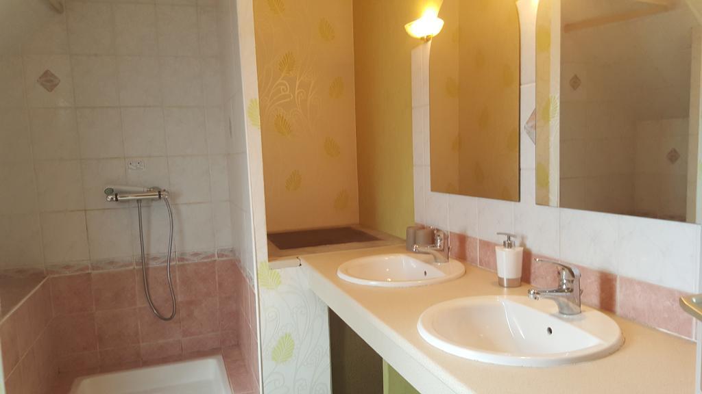 Chambres D'Hotes D'Evelyne Pluneret Exteriör bild